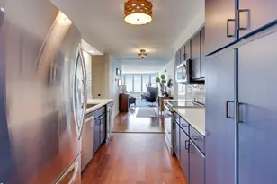 2525 S Shore Dr, Milwaukee, WI 53207 - Photo 9