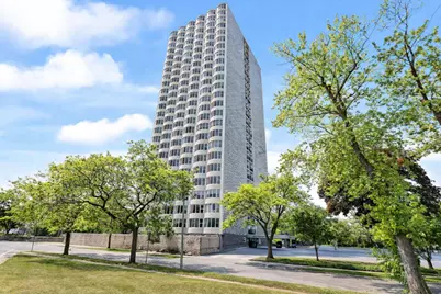 2525 S Shore Dr #20D, Milwaukee, WI 53207 - Photo 7