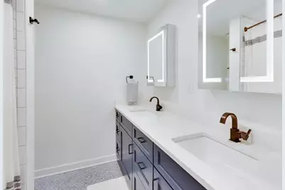 2525 S Shore Dr #20D, Milwaukee, WI 53207 - Photo 21