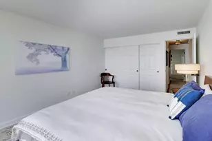 2525 S Shore Dr, Milwaukee, WI 53207 - Photo 11