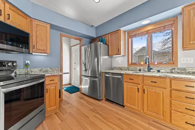 W175N8151  Robin Cir #1, Menomonee Falls, WI 53051 - Photo 7