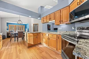 W175N8151 Robin Cir, Menomonee Falls, WI 53051 - Photo 9