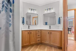 W175N8151 Robin Cir, Menomonee Falls, WI 53051 - Photo 21