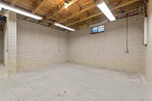 W175N8151 Robin Cir, Menomonee Falls, WI 53051 - Photo 35