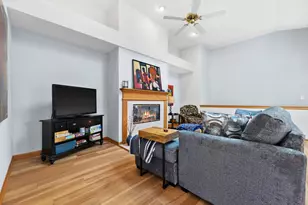 W175N8151 Robin Cir, Menomonee Falls, WI 53051 - Photo 3