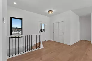 947 Berenschot Trail, Cedar Grove, WI 53013 - Photo 9