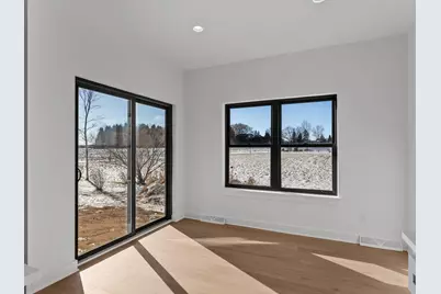 947  Berenschot Trl, Cedar Grove, WI 53013 - Photo 5