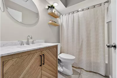 W133N8139  Danell Dr, Menomonee Falls, WI 53051 - Photo 17