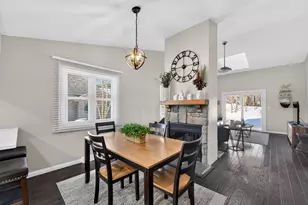 W133N8139 Danell Dr, Menomonee Falls, WI 53051 - Photo 11