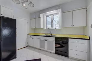 2225 E Woodstock Pl, Milwaukee, WI 53202 - Photo 11