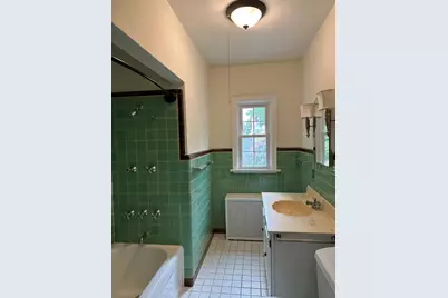 2227 E Woodstock Pl, Milwaukee, WI 53202 - Photo 11