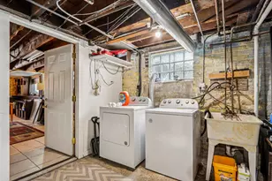 2557 N Gordon Pl, Milwaukee, WI 53212 - Photo 35