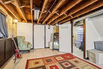 2557 N Gordon Pl, Milwaukee, WI 53212 - Photo 33