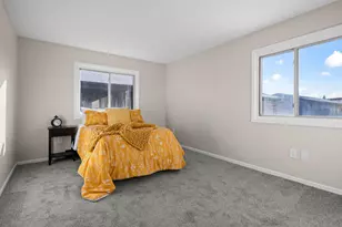 10259 W Whitnall Edge Dr, Franklin, WI 53132 - Photo 15