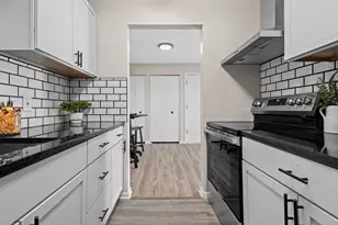 10259 W Whitnall Edge Dr, Franklin, WI 53132 - Photo 9