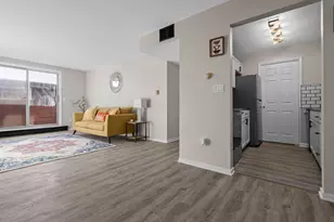 10259 W Whitnall Edge Dr, Franklin, WI 53132 - Photo 7