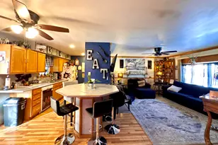 906 Villa Park Dr, West Bend, WI 53090 - Photo 7