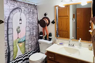 906 Villa Park Dr, West Bend, WI 53090 - Photo 21