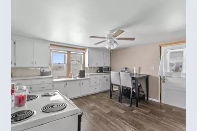 1129 S 20th St, Manitowoc, WI 54220 - Photo 13