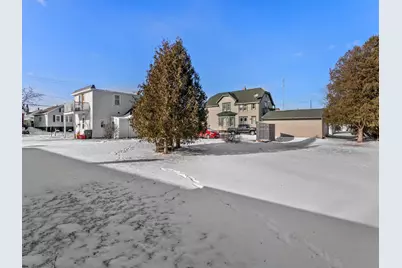 1129 S 20th St, Manitowoc, WI 54220 - Photo 17