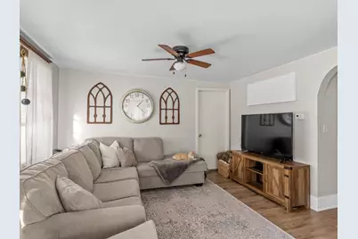 1129 S 20th St, Manitowoc, WI 54220 - Photo 7