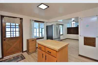 5005 S Menard Dr, New Berlin, WI 53151 - Photo 9