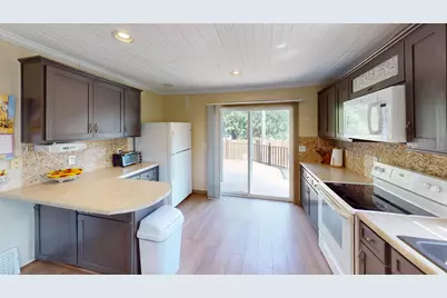 3315  Cedar Heights Dr, Two Rivers, WI 54241 - Photo 3