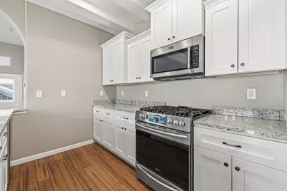 282  Lower Woodford Cir, West Bend, WI 53090 - Photo 15