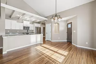 282 Lower Woodford Cir, West Bend, WI 53090 - Photo 11