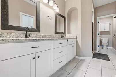 282  Lower Woodford Cir, West Bend, WI 53090 - Photo 23