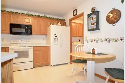 12569 W Beloit Rd, New Berlin, WI 53151 - Photo 5