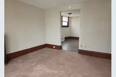 2109  Washington Ave Upper #2, Racine, WI 53403 - Photo 5