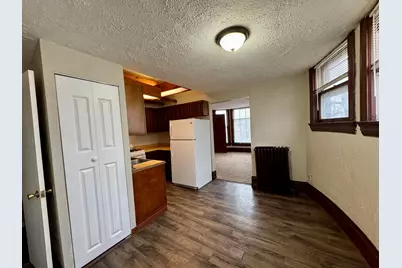 2109  Washington Ave Upper #2, Racine, WI 53403 - Photo 3