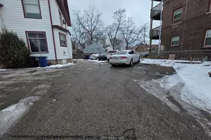 2109 Washington Ave, Racine, WI 53403 - Photo 13