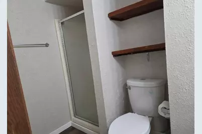 2109  Washington Ave Upper #2, Racine, WI 53403 - Photo 11