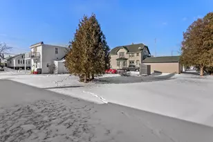 1129 S 20th St, Manitowoc, WI 54220 - Photo 19