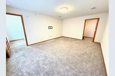 4864 S Forest Ridge Dr, New Berlin, WI 53151 - Photo 19