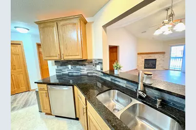 4864 S Forest Ridge Dr, New Berlin, WI 53151 - Photo 11