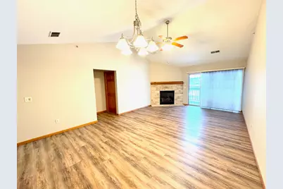 4864 S Forest Ridge Dr, New Berlin, WI 53151 - Photo 3