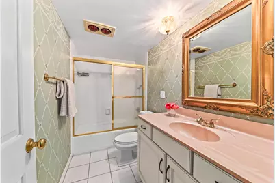 13335  Watertown Plank Rd #211, Elm Grove, WI 53122 - Photo 17