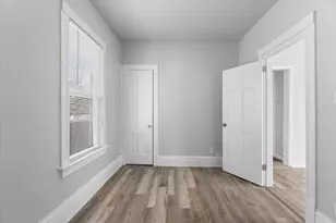 7924 W Becher St, West Allis, WI 53219 - Photo 17