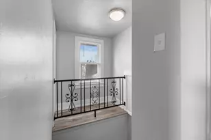 7924 W Becher St, West Allis, WI 53219 - Photo 31