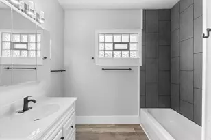 7924 W Becher St, West Allis, WI 53219 - Photo 5