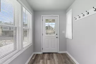 7924 W Becher St, West Allis, WI 53219 - Photo 35