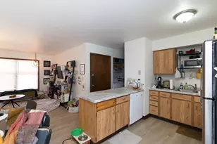 677 W 3rd Ave, Oshkosh, WI 54902 - Photo 25