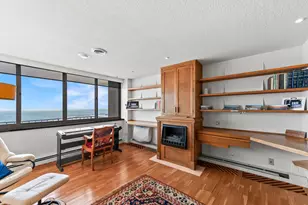 1919 N Summit Ave, Milwaukee, WI 53202 - Photo 35