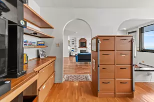 1919 N Summit Ave, Milwaukee, WI 53202 - Photo 35