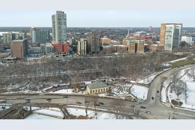 1919 N Summit Ave #11C, Milwaukee, WI 53202 - Photo 107