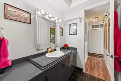 1919 N Summit Ave #11C, Milwaukee, WI 53202 - Photo 59