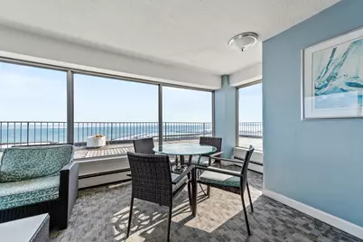 1919 N Summit Ave #11C, Milwaukee, WI 53202 - Photo 93